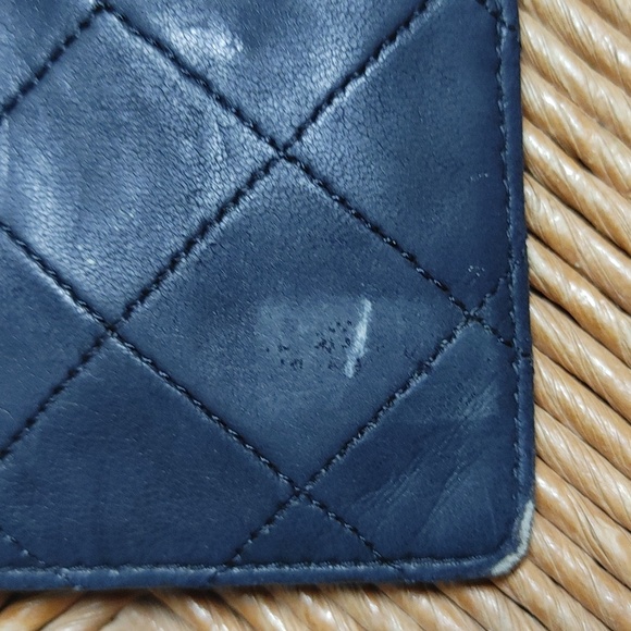 Vintage CHANEL Navy Quilted Leather Wallet - Picture 6 of 17
